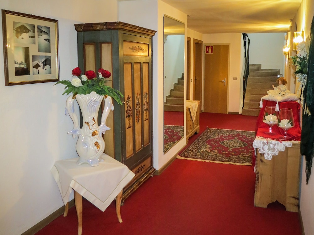 Hotel Ustaria Posta 34/47