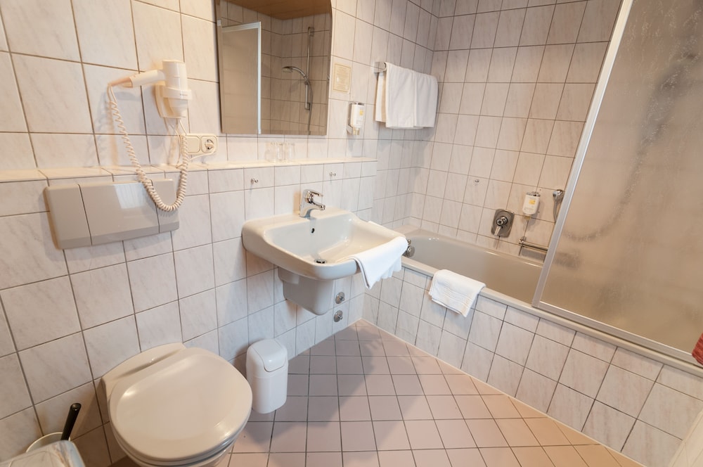 Rothenburger Hof Hotel 25/33