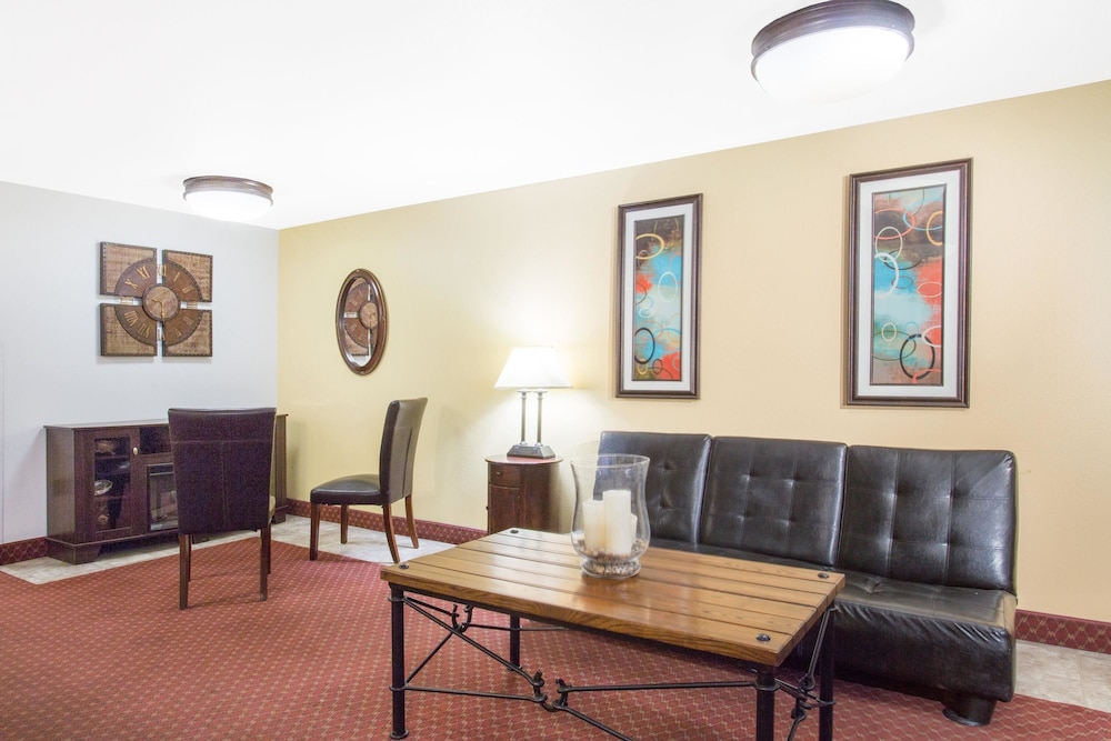 Super 8 by Wyndham Elko 17/22