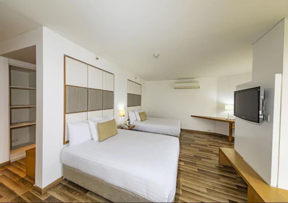 Hotel Cosmos Cali 11/36