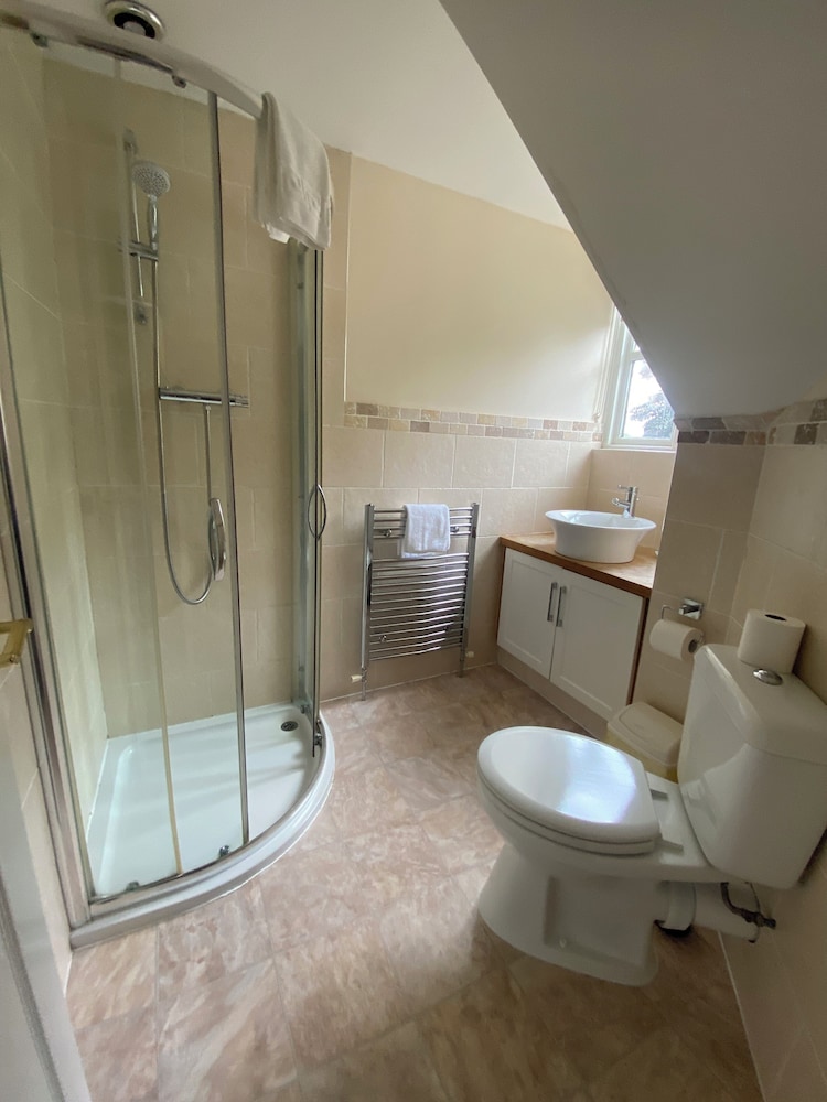 Parkside Guest House 50/50
