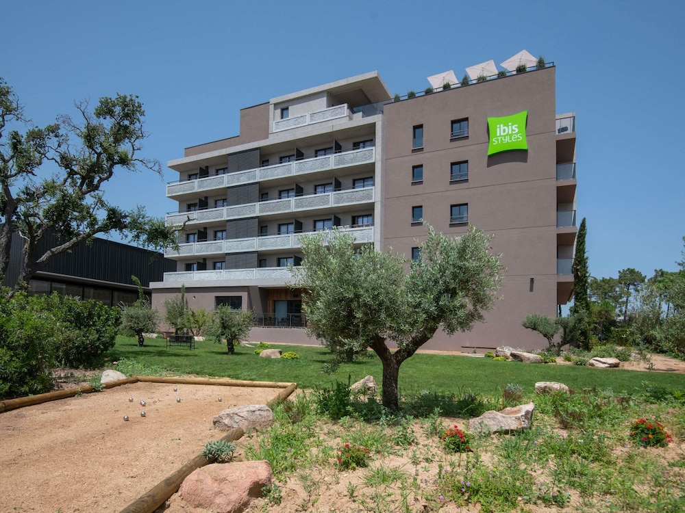ibis Styles Porto Vecchio 2/50