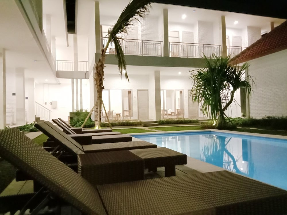 Berawa Dini Guesthouse 11/22