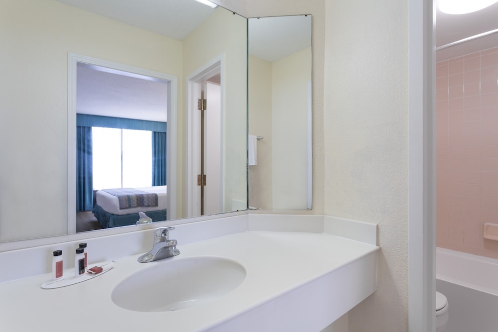 Extended Stay America Suites Bristol 35/38