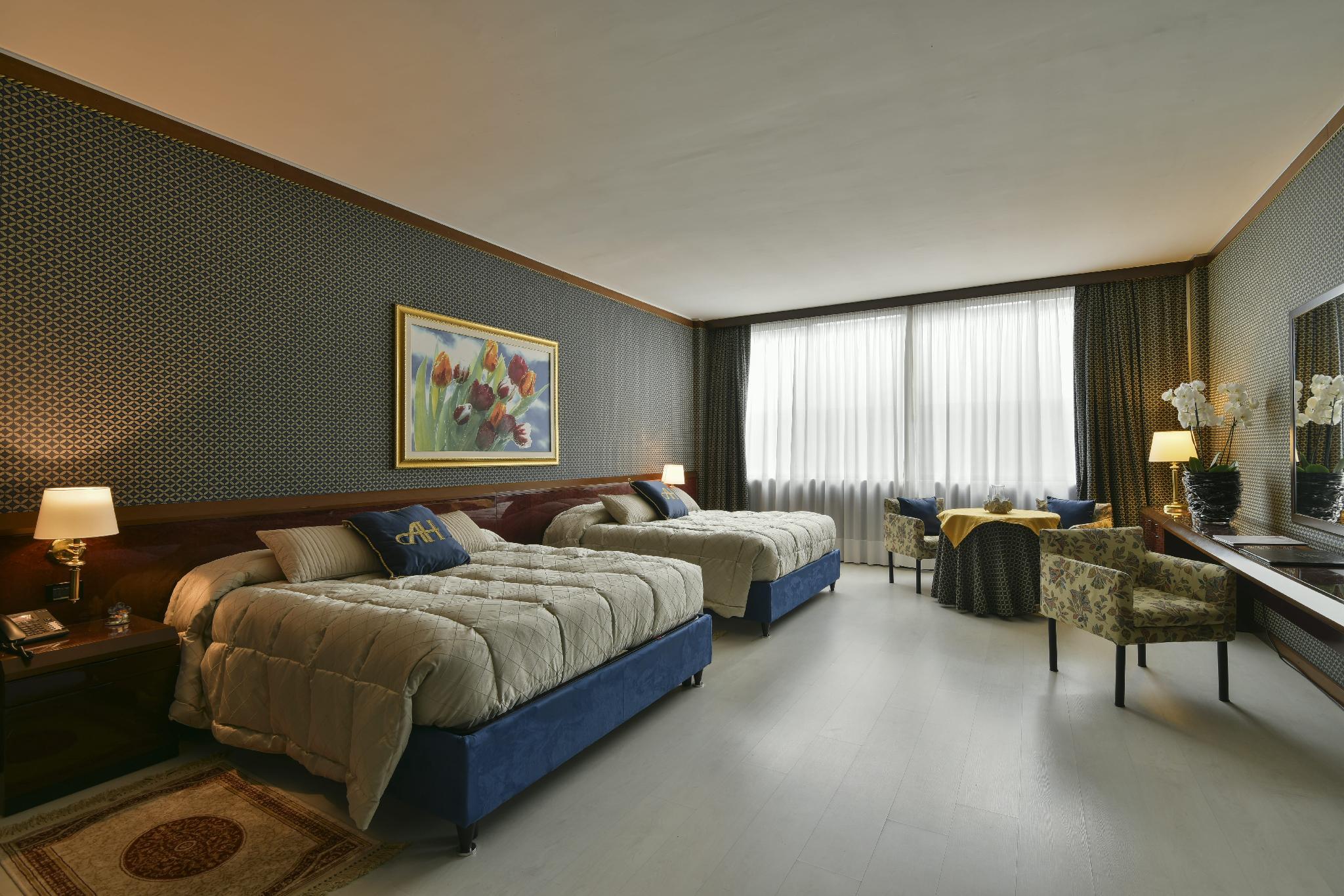 Guest Room, Triple