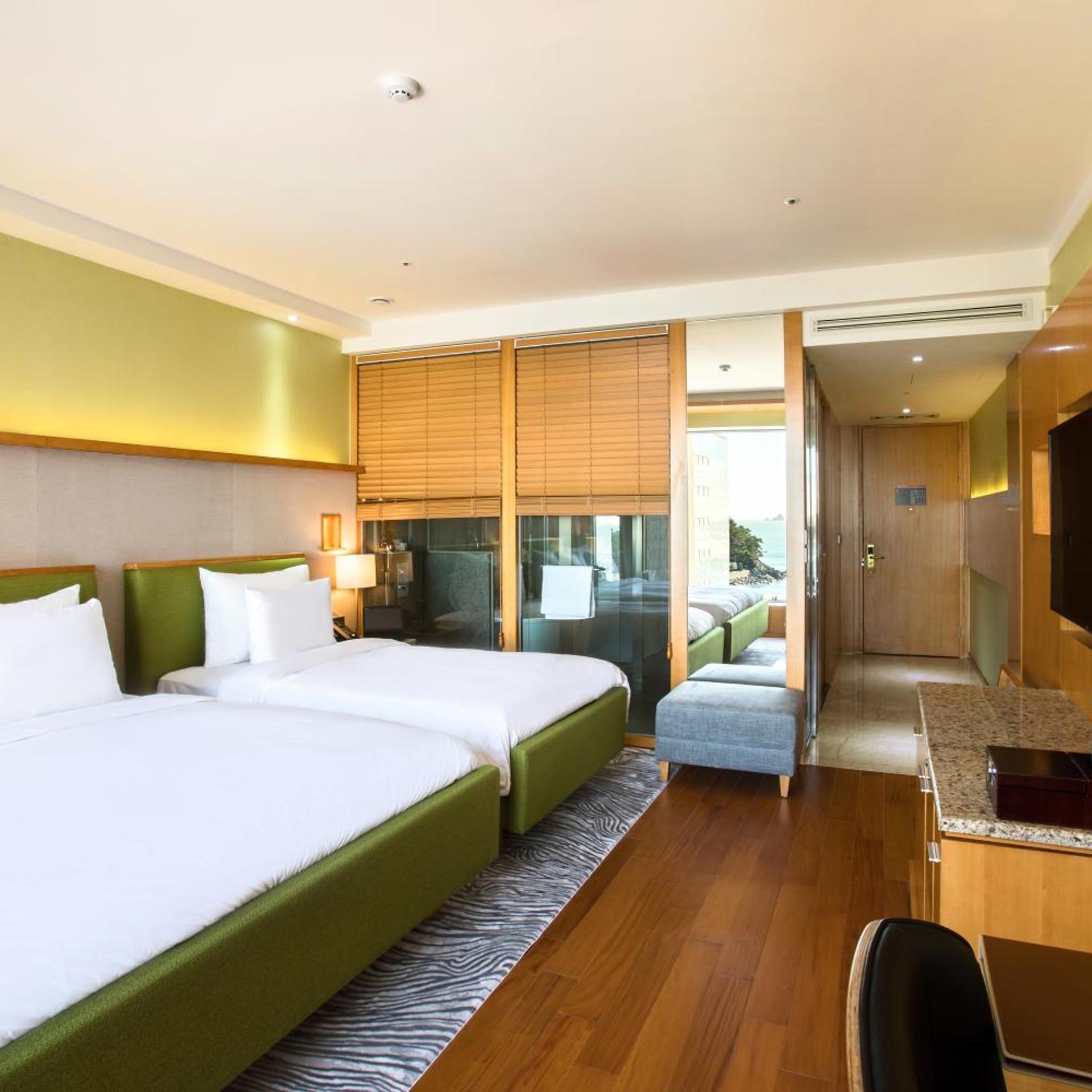 Room, Double or Twin Bed, Lateral Side Sea View