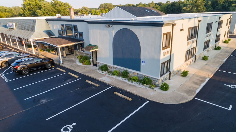Cambridge Inn Ex Americas Best Value Inn Cambridge 1/18