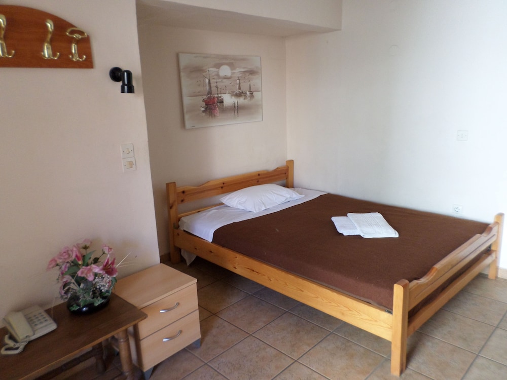 Tina Hotel 24/50