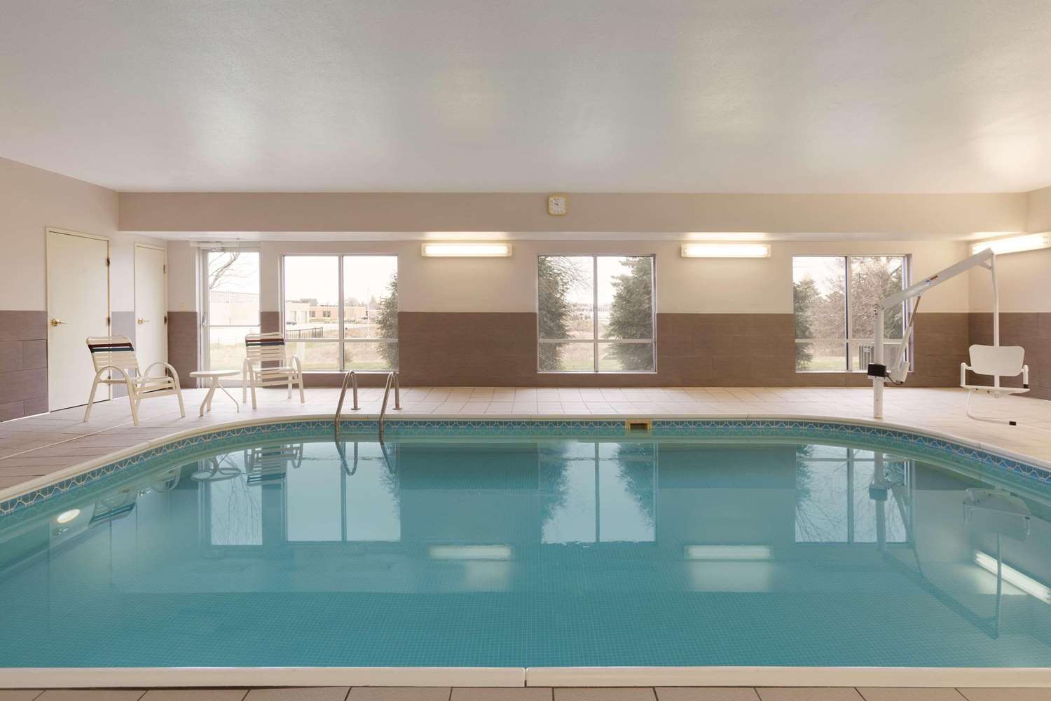 Country Inn & Suites by Radisson, Rochester, MN 11/13