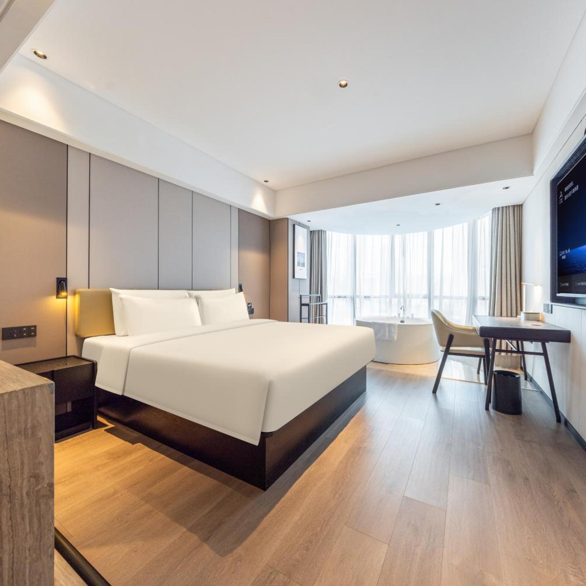 Jimu, Double Bed, Bathtub