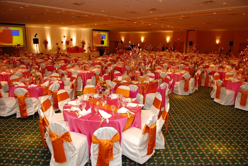 Florida Hotel and Conference Center 42/58