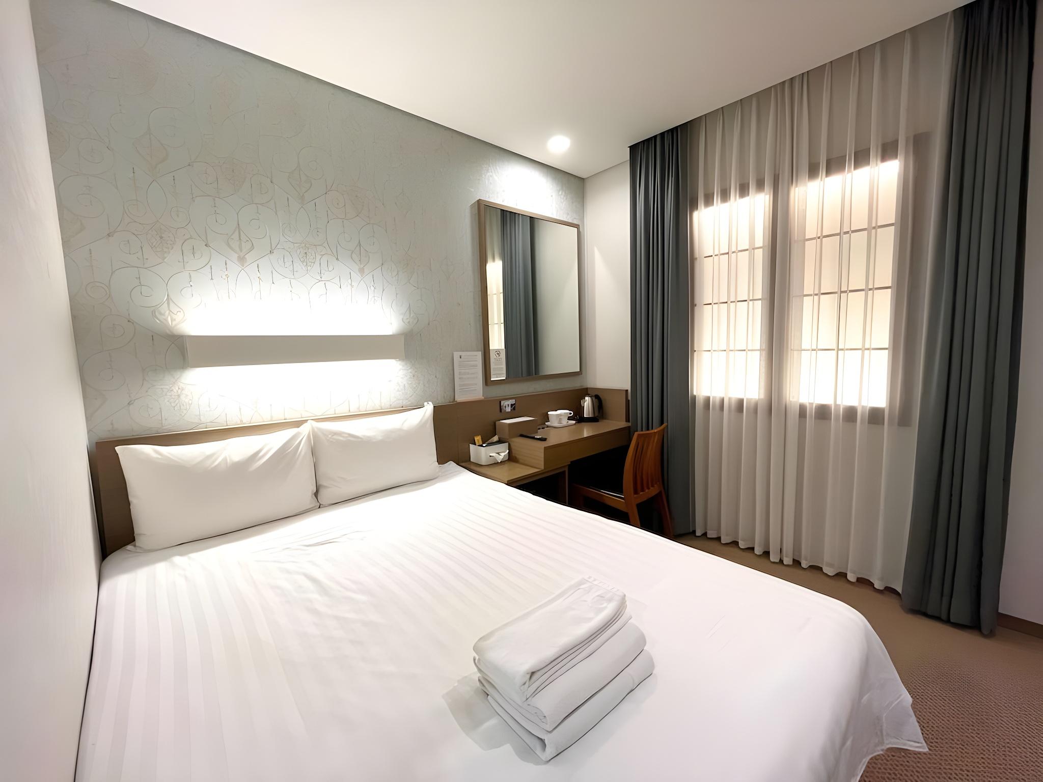 Business, Double Bed, No View, No Window
