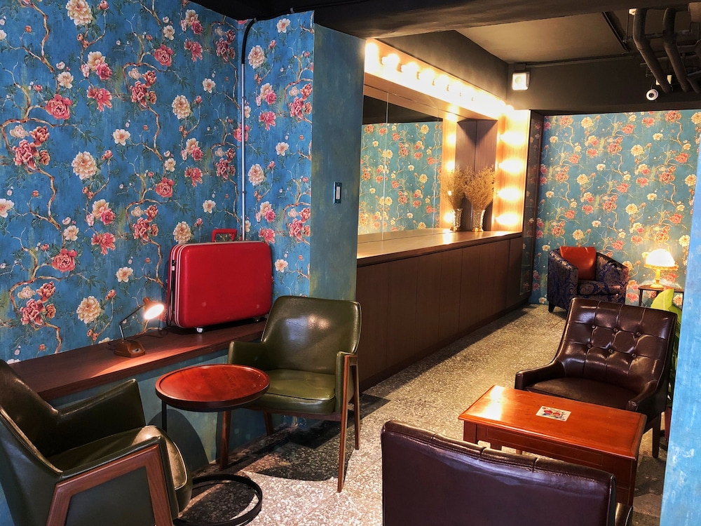 Cho Hotel 32/49