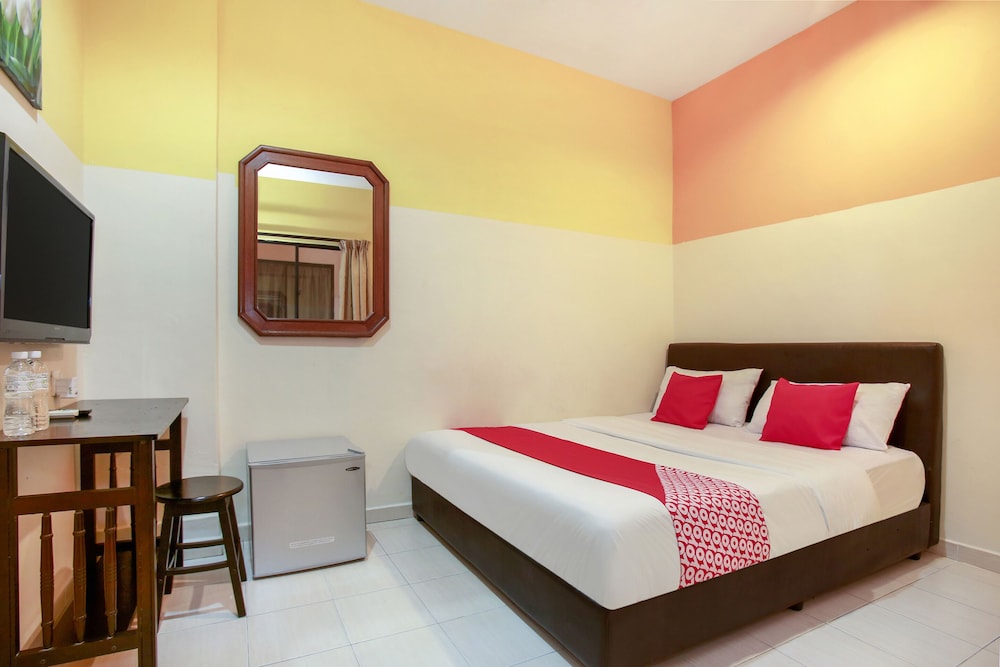 DELUXE, QUEEN BED