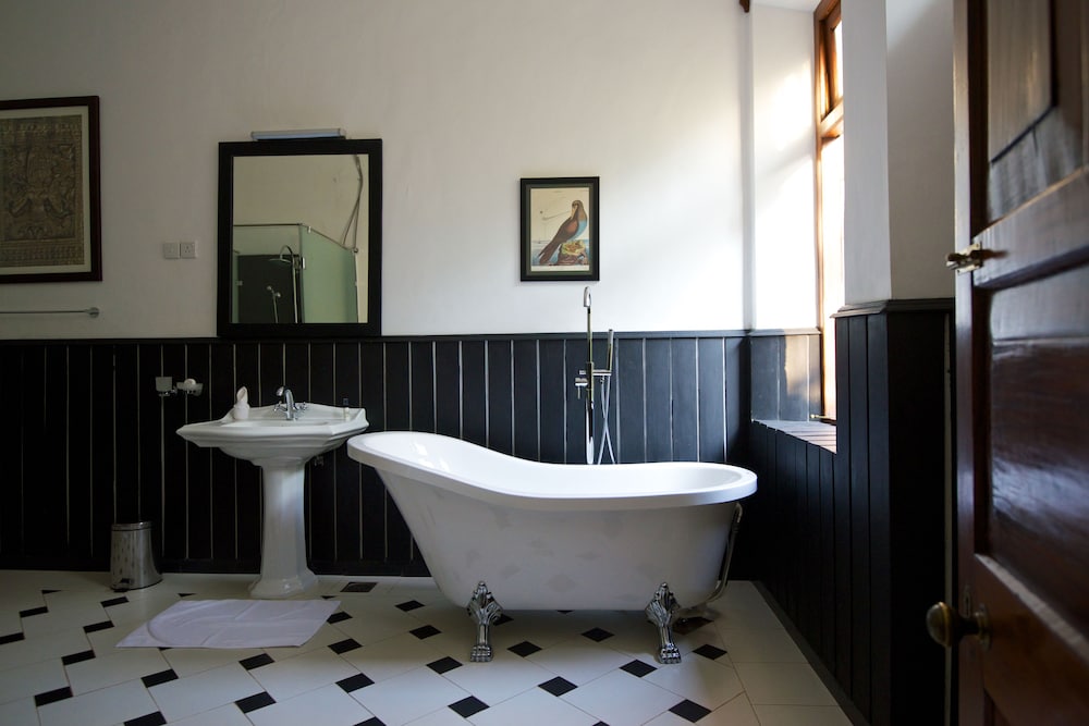 Mountbatten Bungalow 50/50