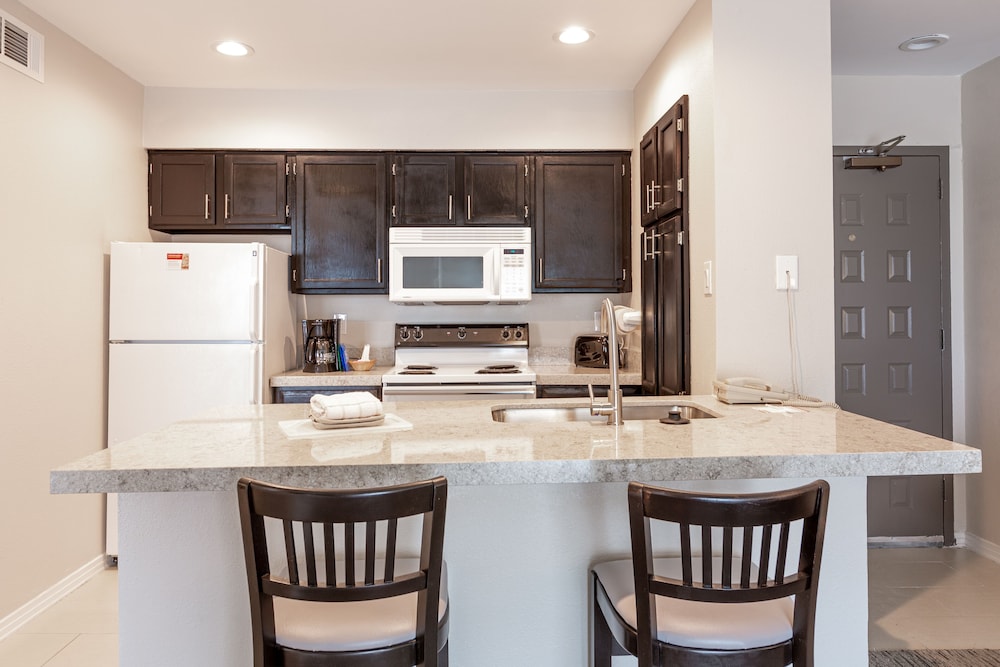 Craigshire Suites - Arlington 23/34