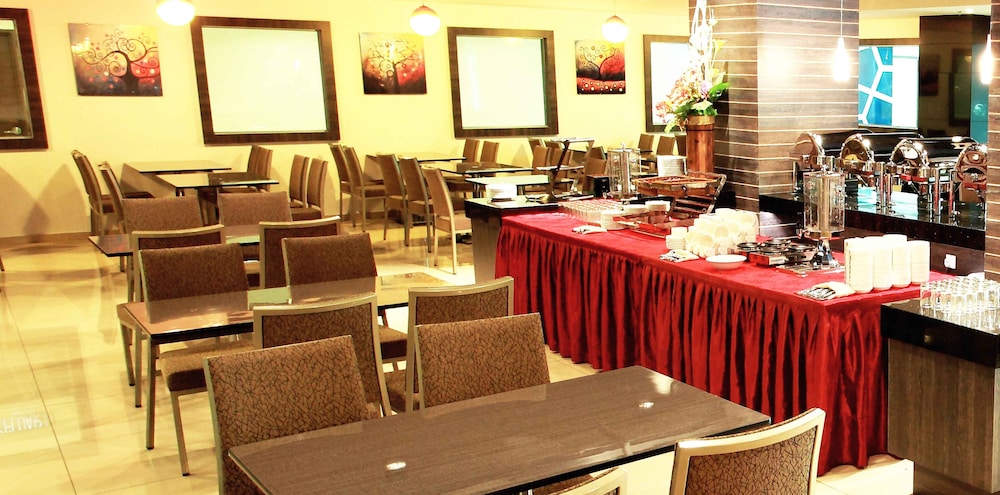 Symphony Suites Hotel 19/31