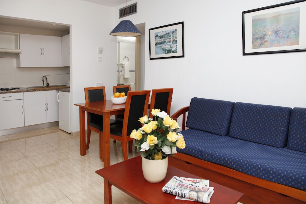 Suites Roc Portonova 48/67