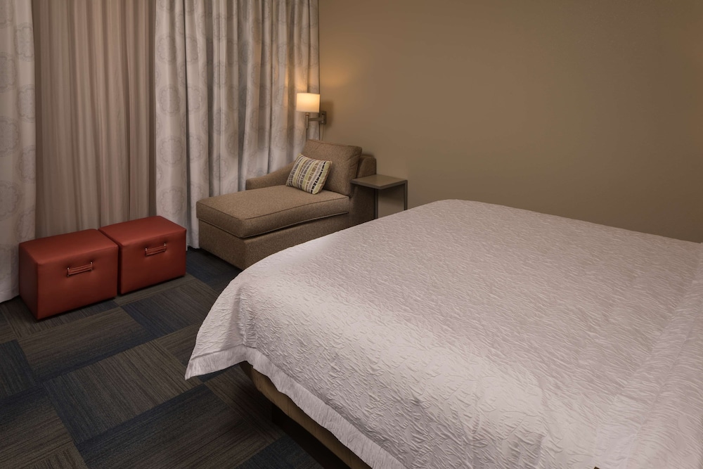 Hampton Inn Suites Asheville Biltmore Village 25/58