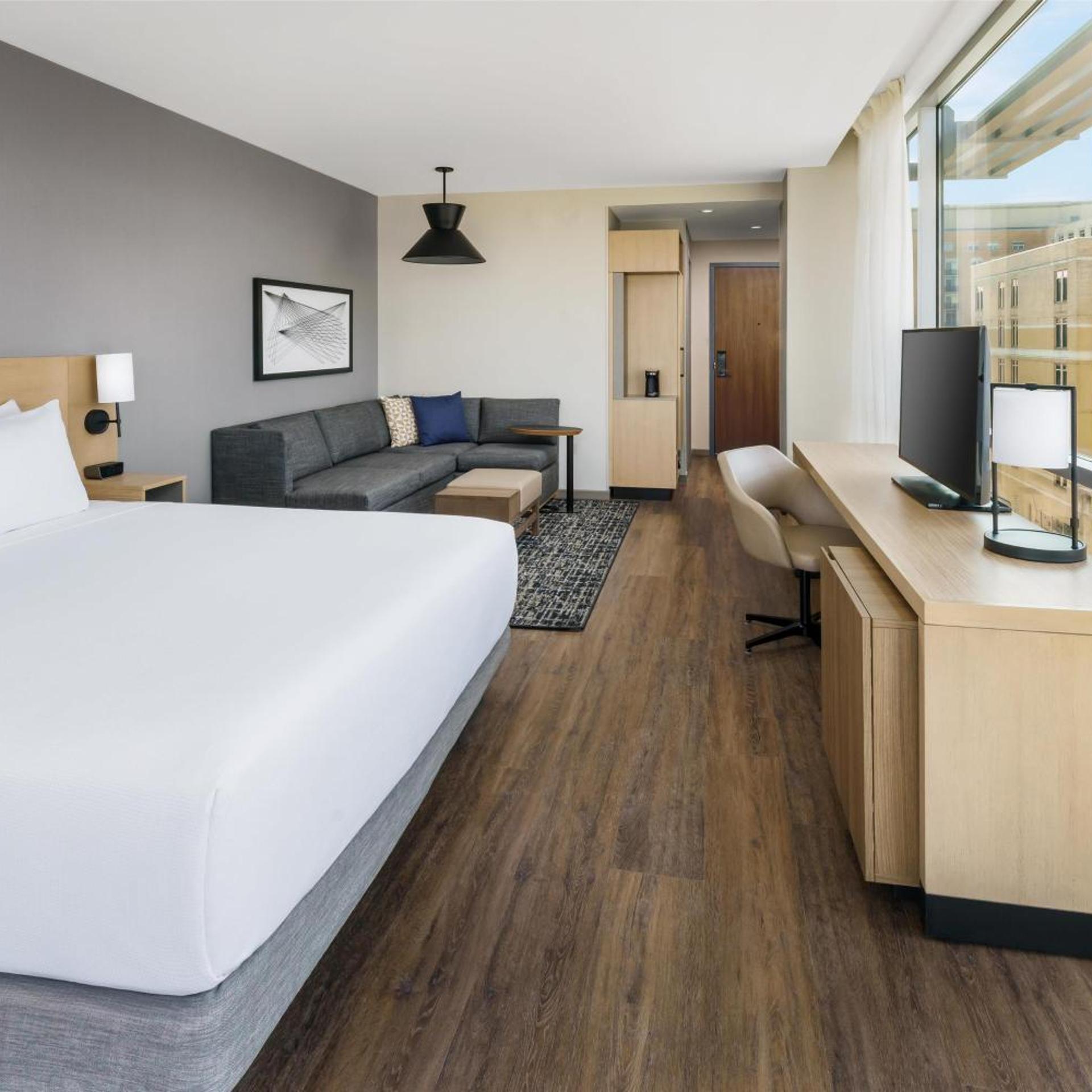 Specialty, King Bed, with View, Sofa
