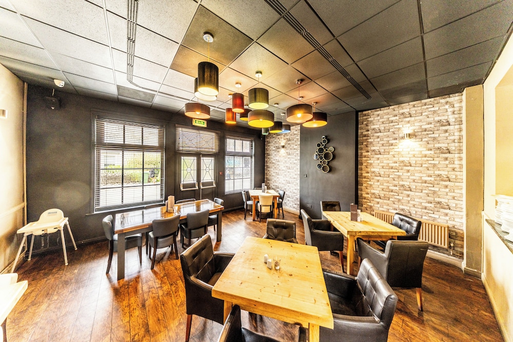 The Lion Pub With Rooms 57/63