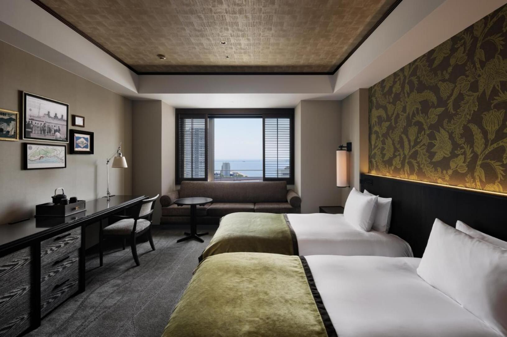Oriental, Twin Beds, Harbour Side