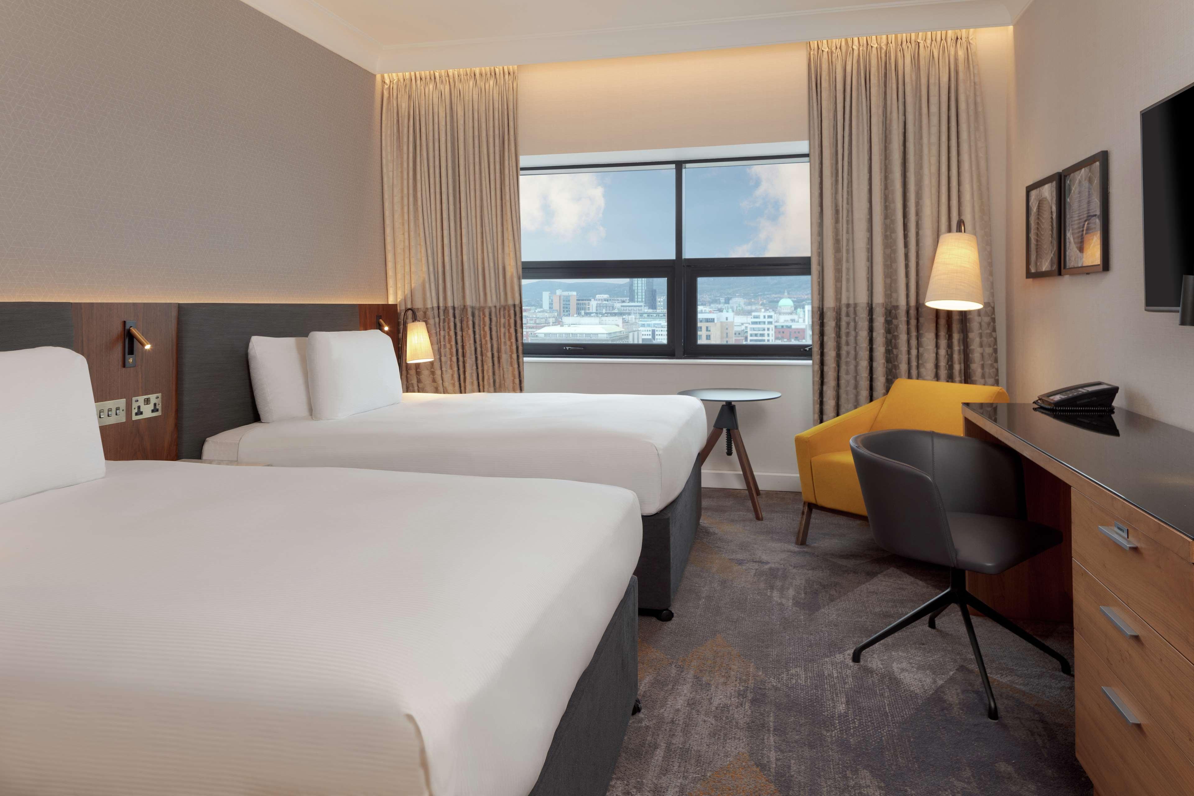 GUEST ROOM, 2 DOUBLE BEDS