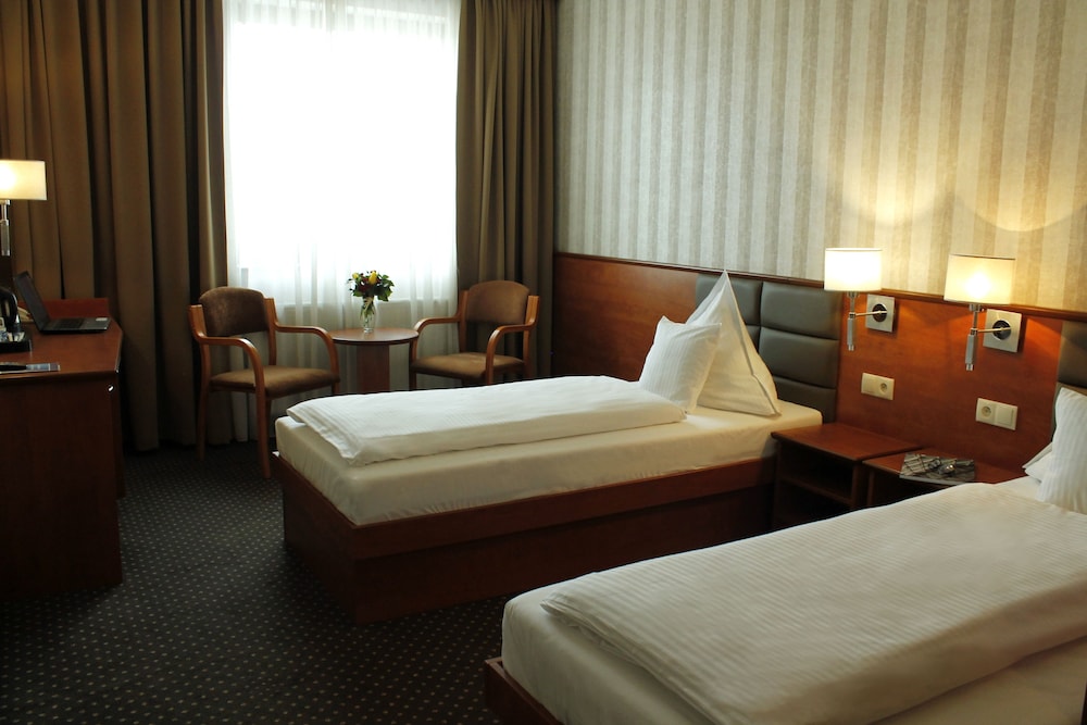 Vega Hotel 9/37
