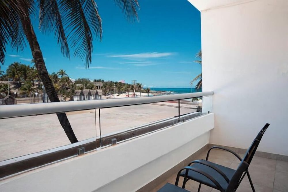 The Mint Resort Isla Mujeres 35/67