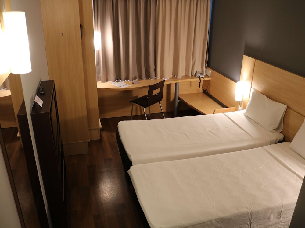 Ibis Salvador Rio Vermelho 27/73