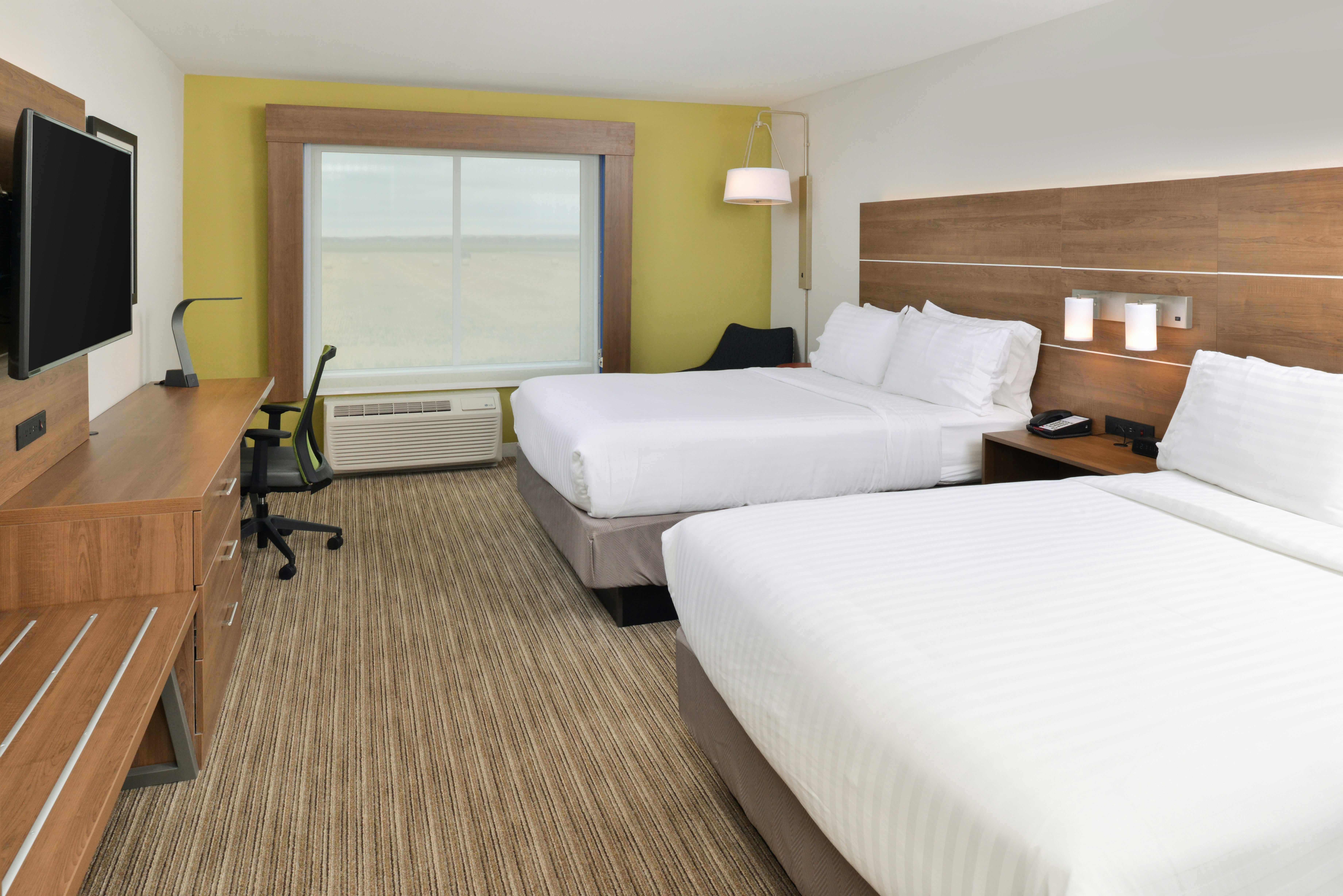 Holiday Inn Express Suites Ogallala 34/75