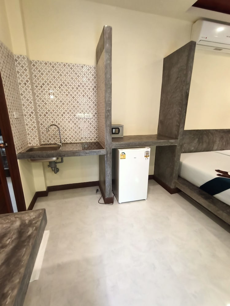 LANTA PEARL BEACH RESORT 17/78