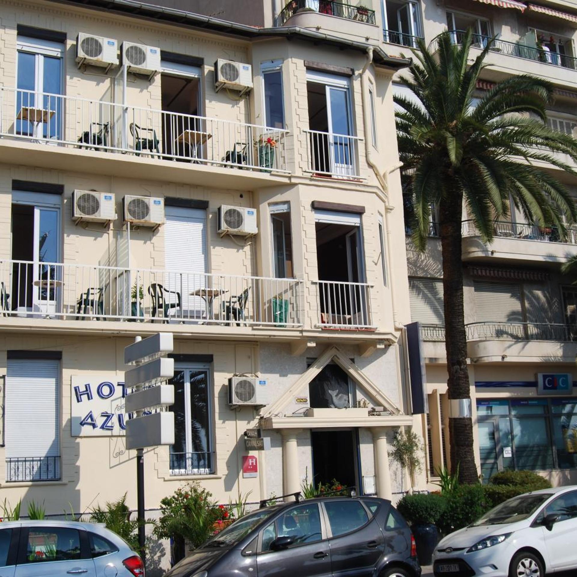 Azur Hotel 3/52