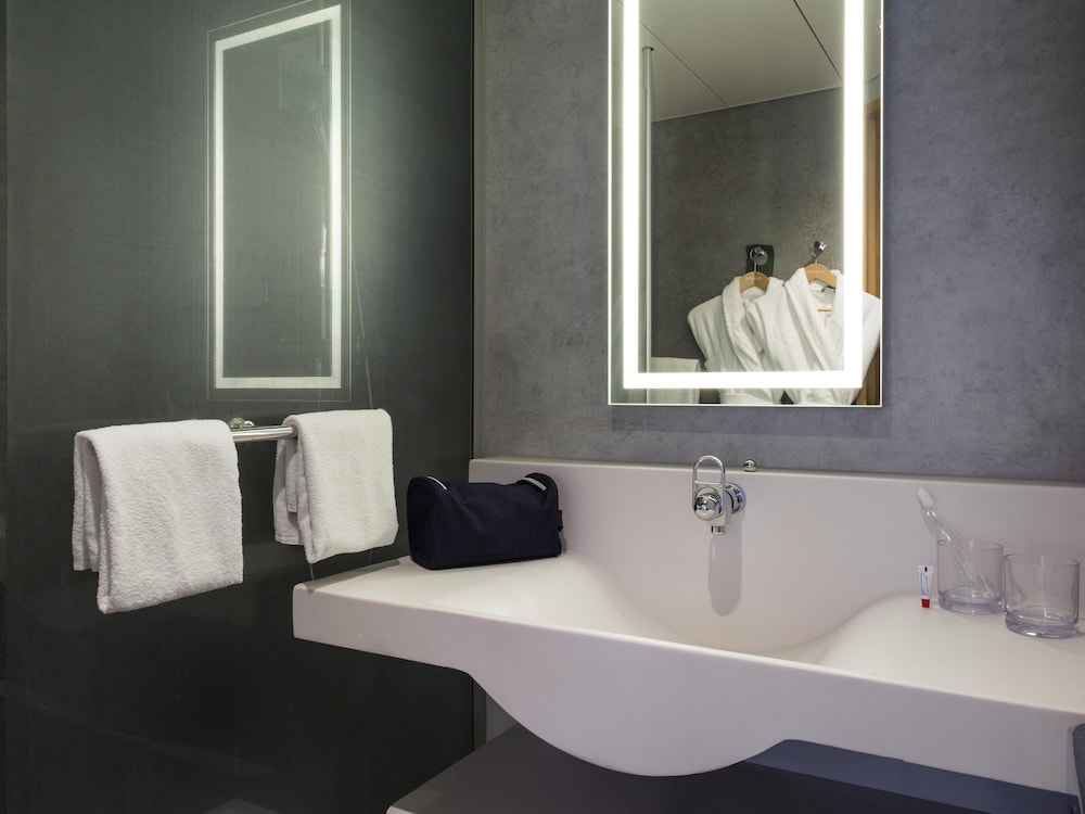 NOVOTEL LAUSANNE BUSSIGNY 75/75