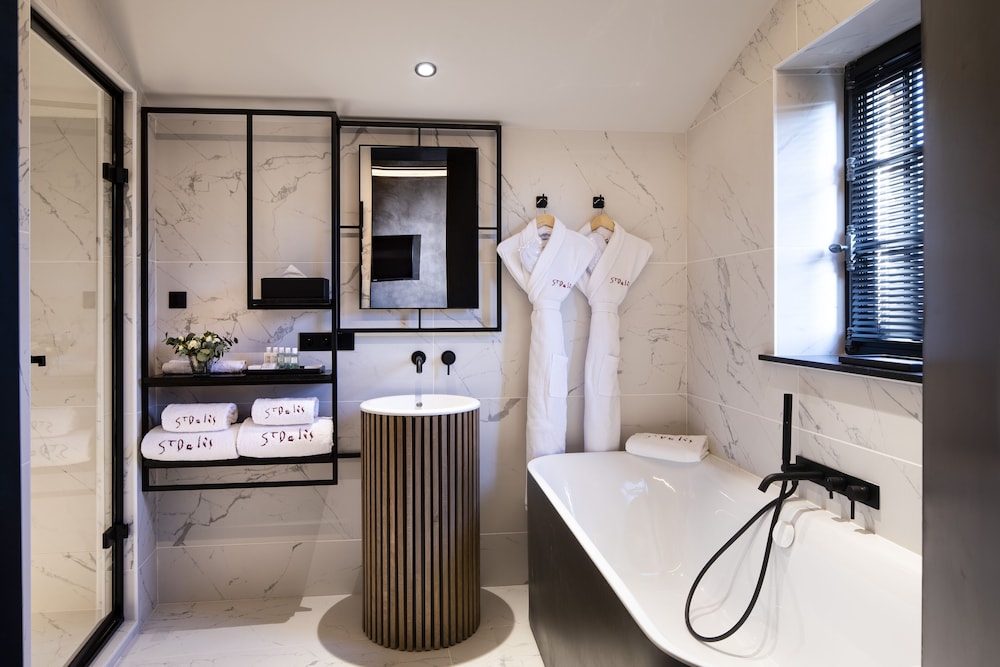 Hotel Saint-Delis Relais & Chateaux 38/41