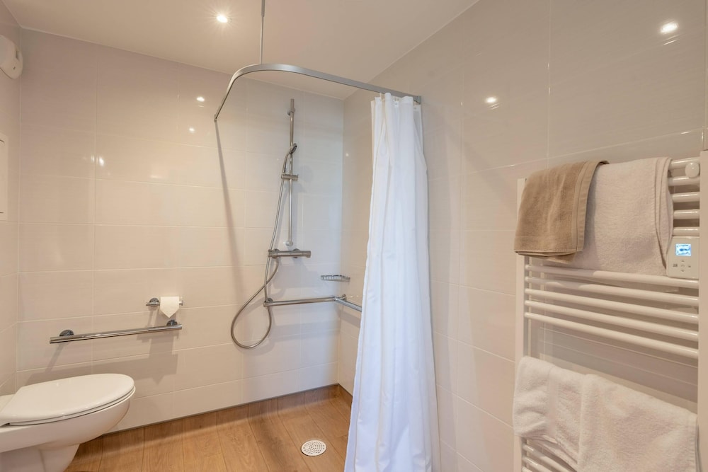 Quality Aparthotel Choisy Orly Airport 30/35