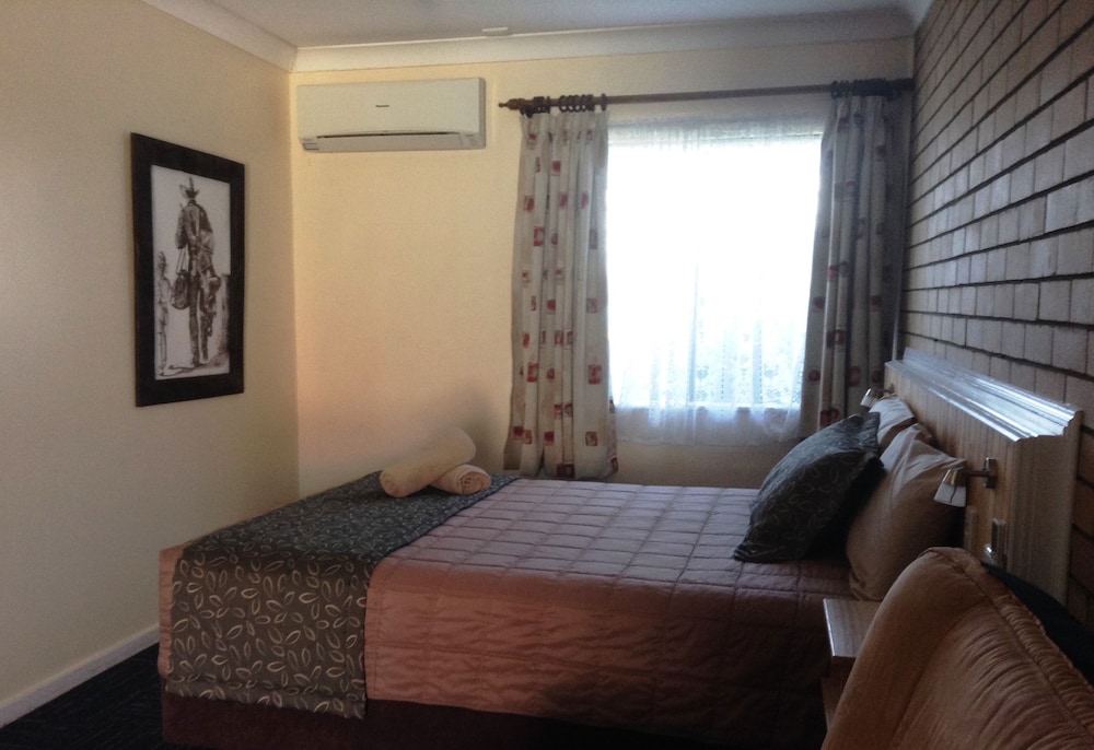 Winchester Motel 20/49