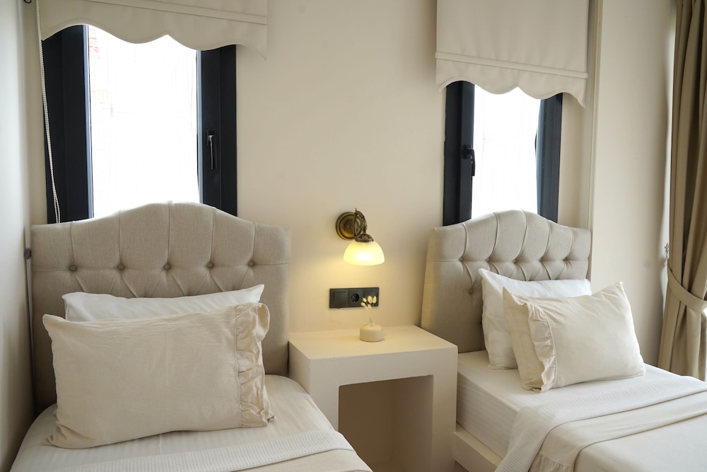 Cunda Dalyan Otel 29/49
