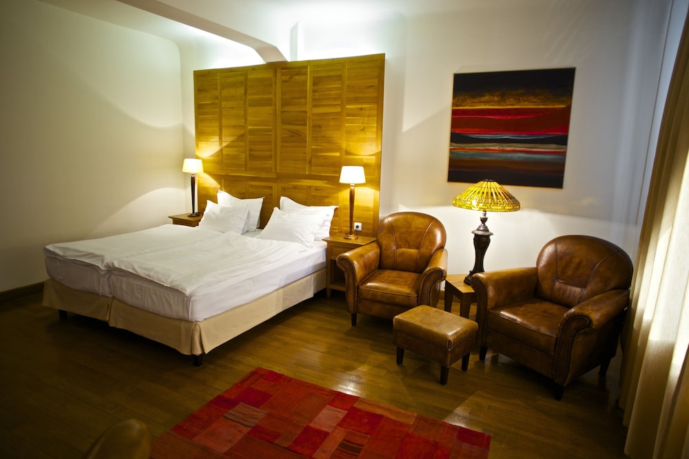 Rembrandt Hotel 16/49