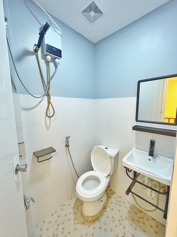 Zuric Pension Coron 51/54