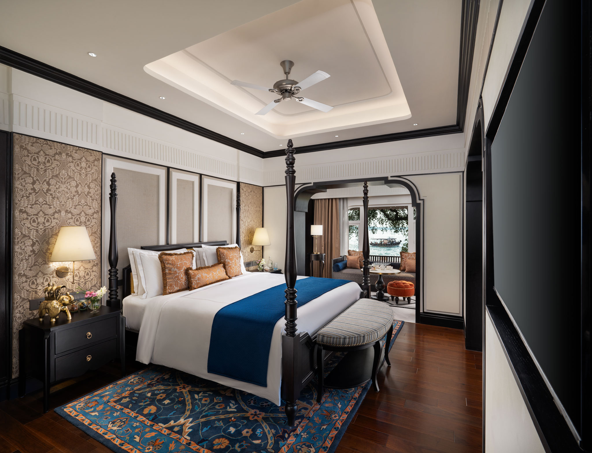 GRAND LUXURY SUITE WITH BALCONY