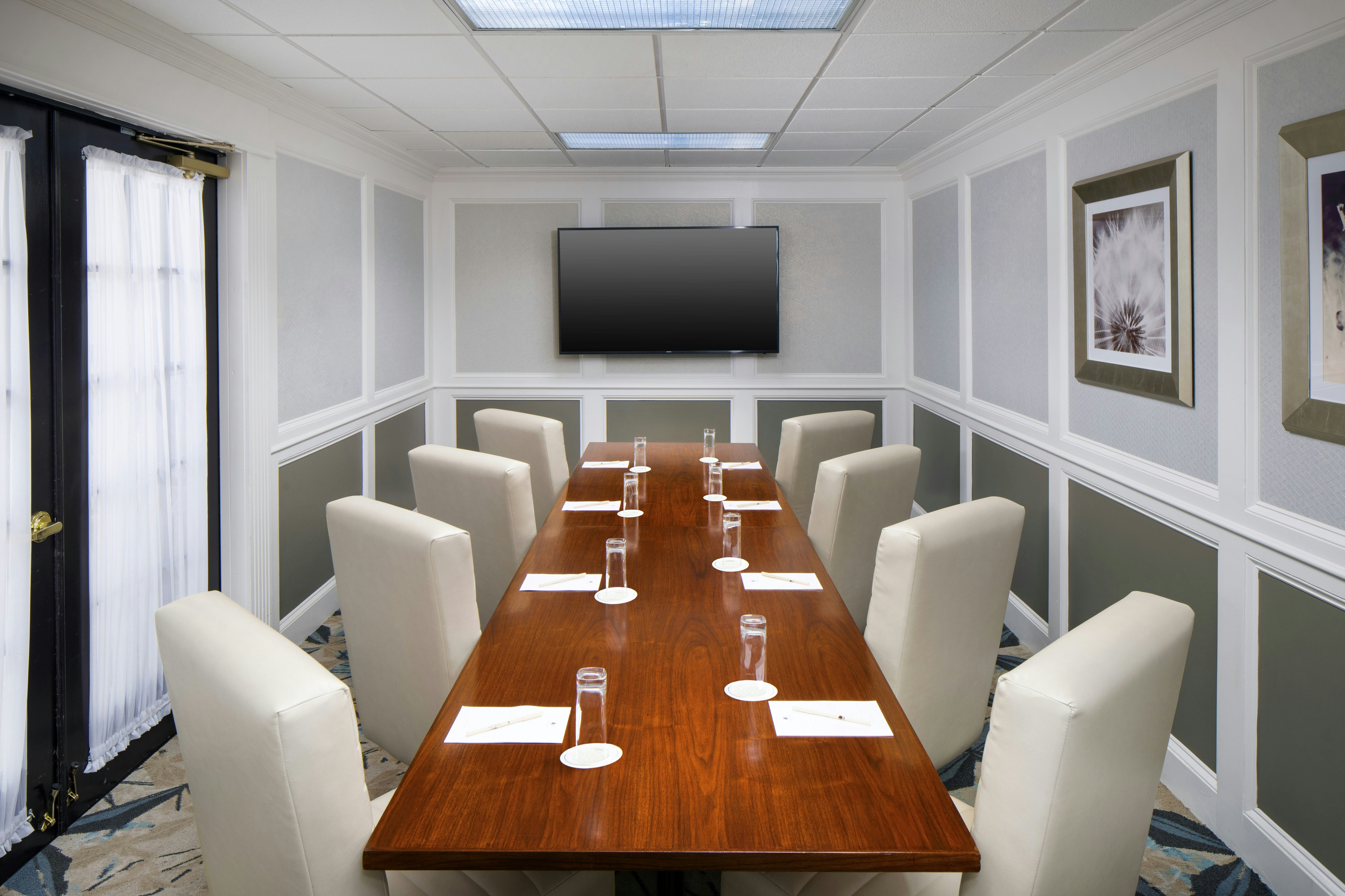 DoubleTree by Hilton Nashua 25/33
