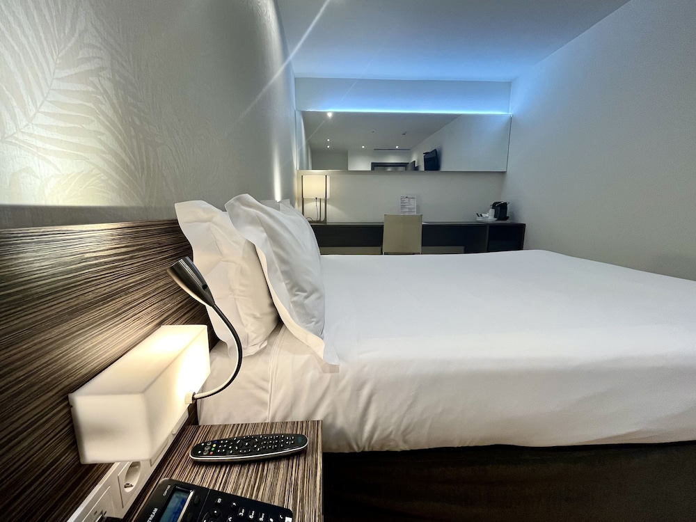 Air Rooms Madrid Airport By Premium Traveller 25/53