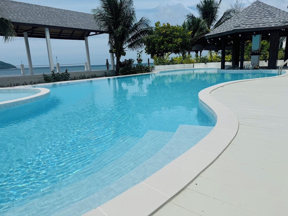 The Beach Resort & Residence 24/47
