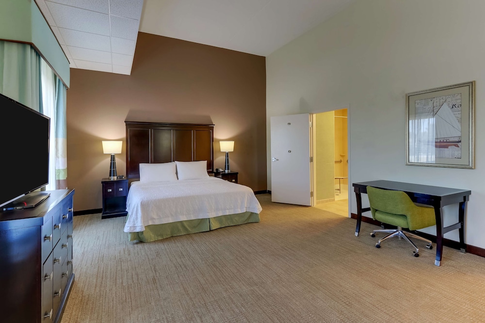 Hampton Inn & Suites Swansboro Near Camp Lejeune, NC 23/64