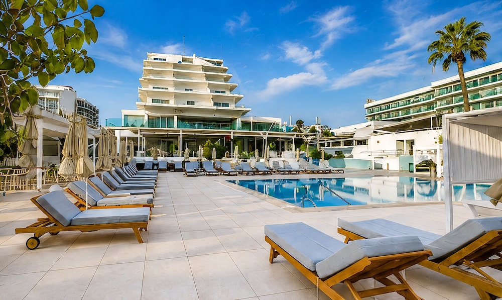 Vrissiana Beach 23/50