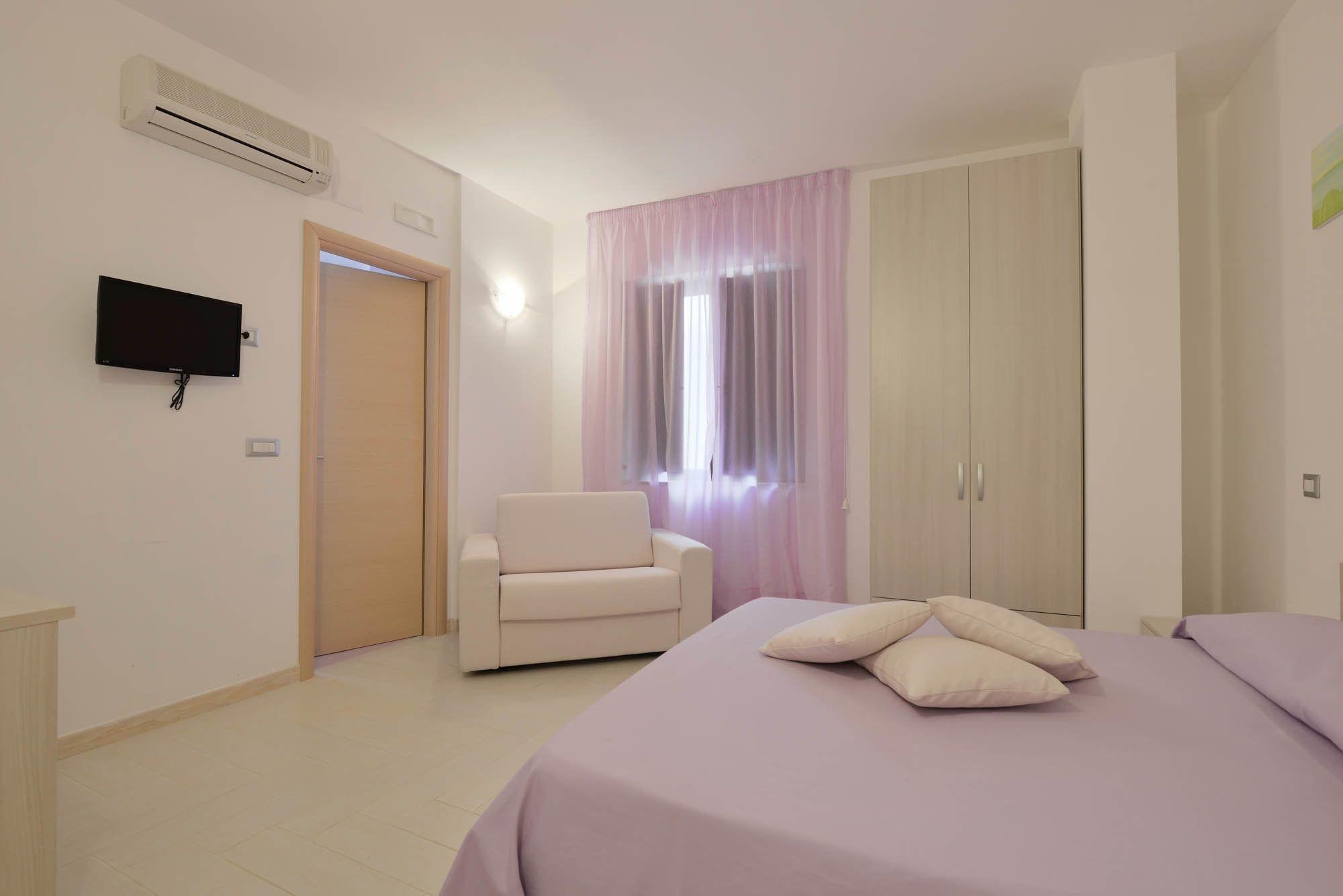 Hotel La Marina 7/18