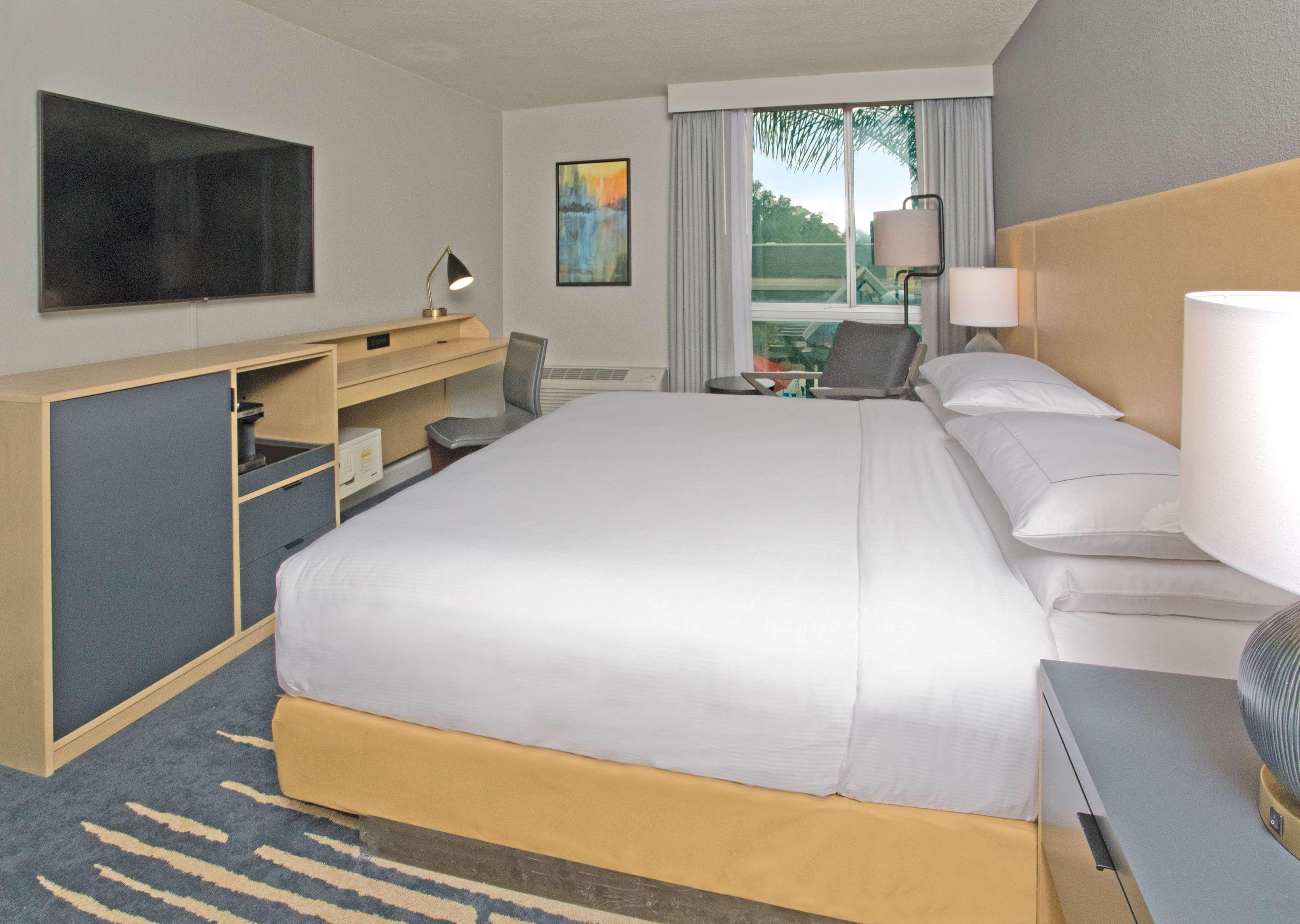 1 Bedroom, Fitness, Suite, King Bed, Accessible