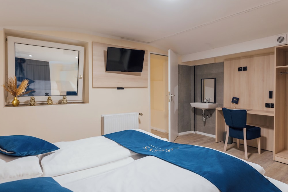 Steen S Hotel 10/36