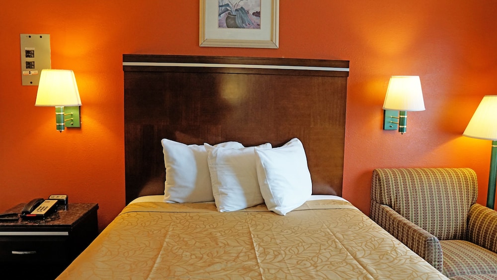 Redondo Inn and Suites 6/48